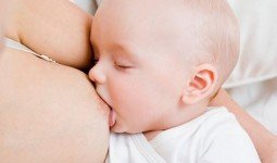 Nâng ngực ảnh hưởng chức năng làm mẹ không
