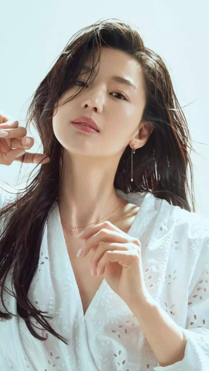 Biểu cảm và ngôn ngữ cơ thể phối hợp ánh mắt