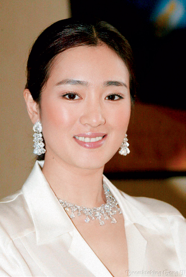 Bí quyết sở hữu gương mặt trái xoan thanh tú ai cũng ao ước